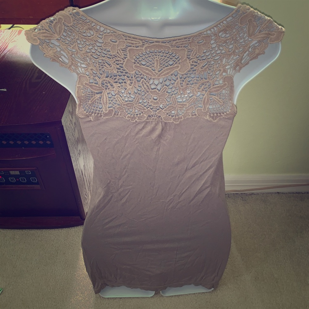 Womens dark beige size XS floral lace back blouse